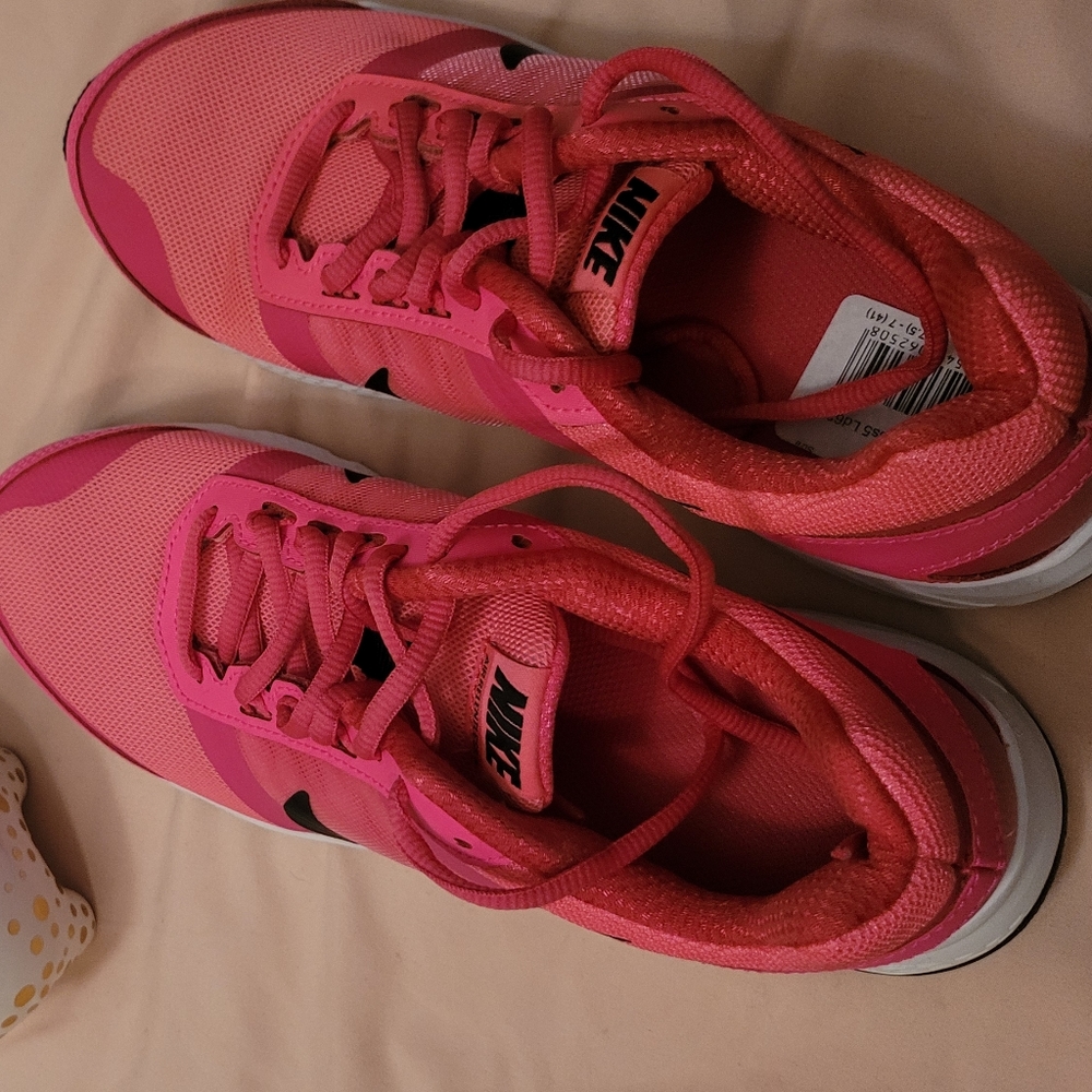 Nike Air size 8.5, never worn